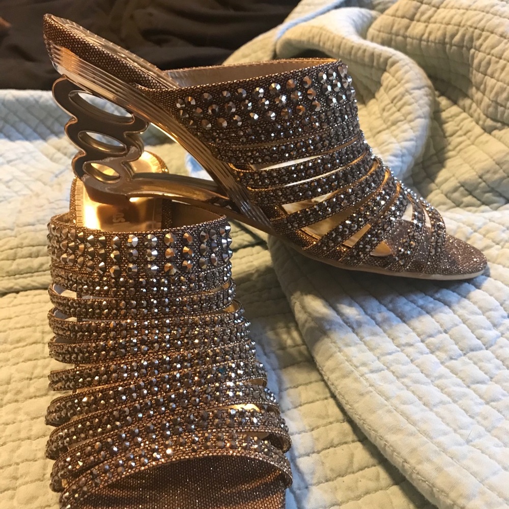 Gold rhinestone pumps